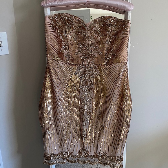 NEW Goddiva London Sweetheart Neck Mini Dress Gold - Picture 1 of 4